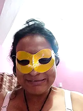 Webcam Model (Gullapi)  is live.Free join now!