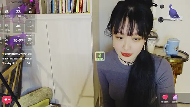 美女Etherealcat33在线直播