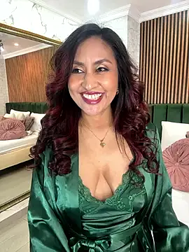 Webcam Model (MonicaMoret)  is live.Free join now!