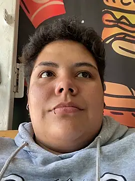 Webcam Model (Hailey_Curvy)  is live.Free join now!