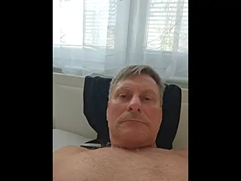 johnnym1 live sex cam
