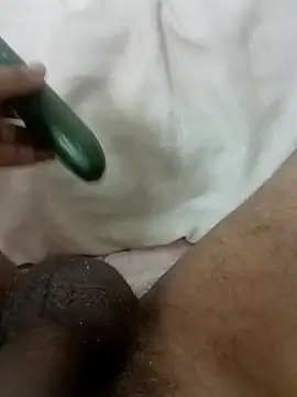 indian_boy19 (M twink) - Put condom on dildo