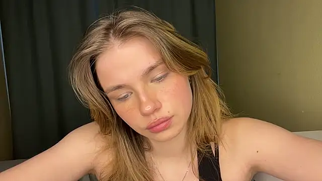 earthastinett - EarthaStinett's free webcam