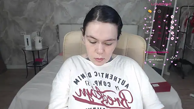 qwerty_anna_lbo - Qwerty_Anna_Lbo's free webcam