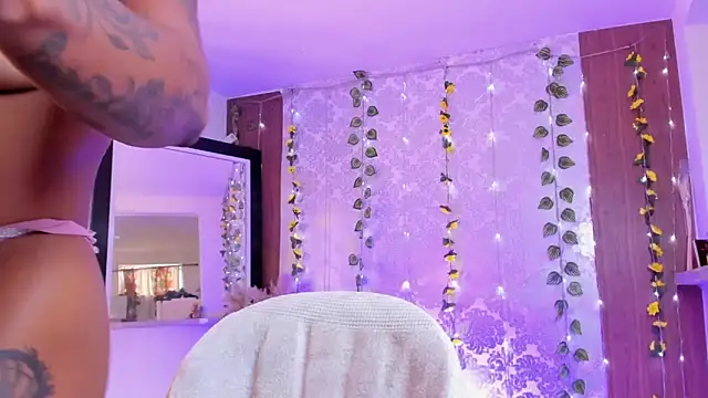 kelly_thomson - Kelly_thomson's free webcam