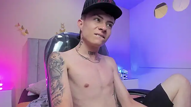 nascary_fox (M twink) - show cock