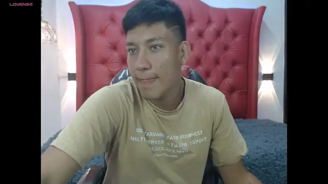 dominantboy4 - DominantBoy4's free webcam - UK Sex Cams