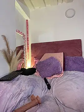 Webcam Model (karinacortes)  is live.Free join now!