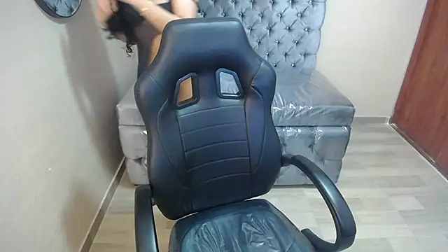 zedin02_a (F young) - flash tits