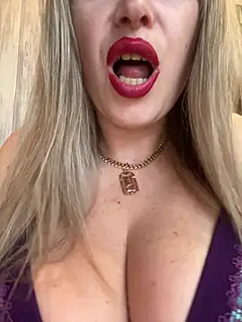 Webcam Model (Kittenforyou)  is live.Free join now!