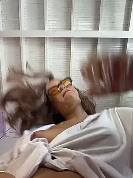 mystiquexxx (F young) - FINGERING PUSSY