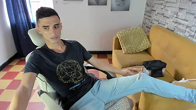 felipe_colinss (Ask my age) - show cum