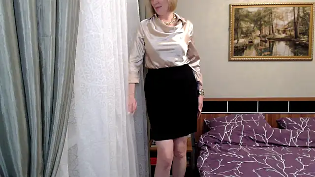 sensualemilia (F mature) - ❤️Play with your nipples on camera❤️