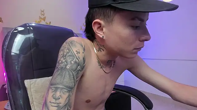 nascary_fox (M twink) - cum public