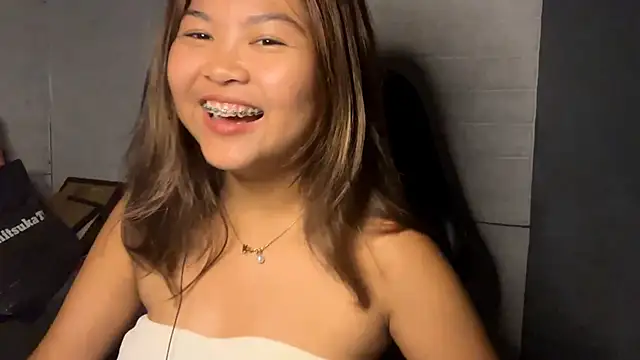 maryjotvedt (F teen) - Squeeze my titties for you babe