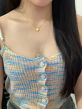 Webcam Model (Jonlie18)  is live.Free join now!