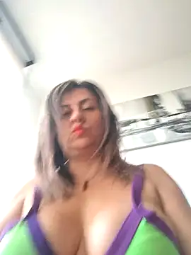 Webcam Model (Latiinvenushot)  is live.Free join now!