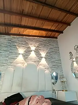 Webcam Model (Kristy1_)  is live.Free join now!