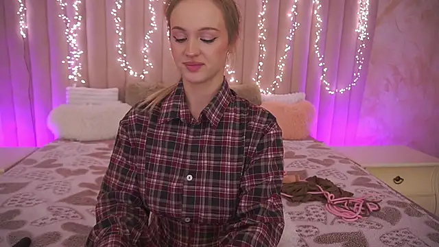 LylaYeess live sex cam