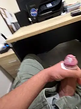 perfectsize18's live cam