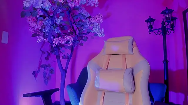 emmifoox - EmmiFoox's free webcam