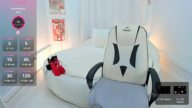 helenaregal - HelenaRegal's free webcam