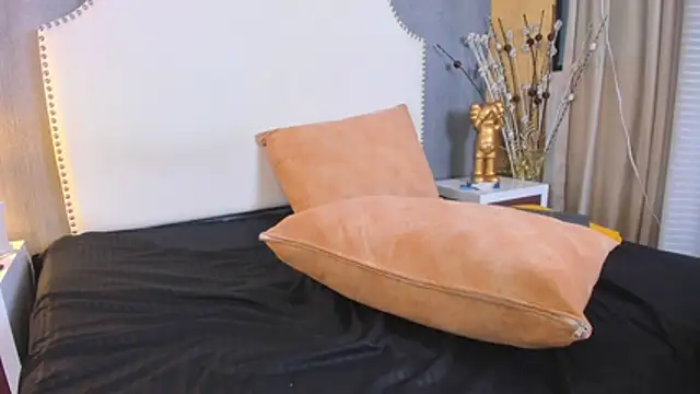 roxahank - Roxahank's free webcam - UK Sex Cams