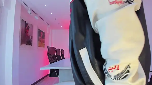 BenitoSaenz live sex cam