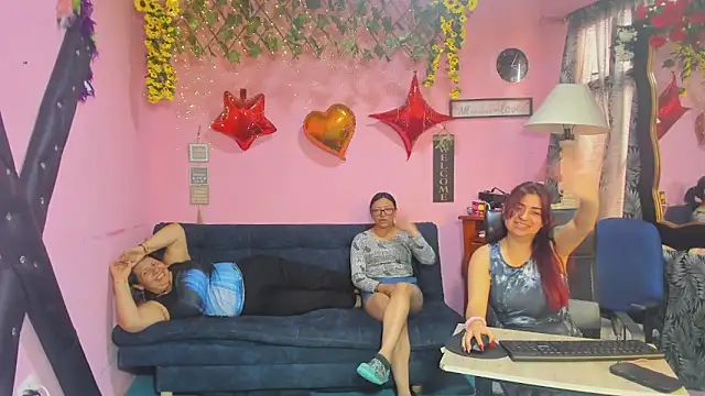 lesbiancuple live sex cam