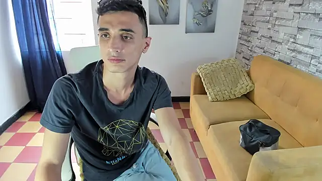 felipe_colinss (Ask my age) - show cum
