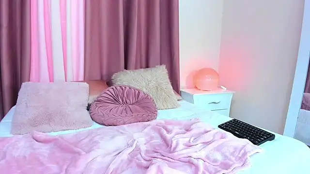 daniell_rdrig (M twink) - show cock close up and jerk it off