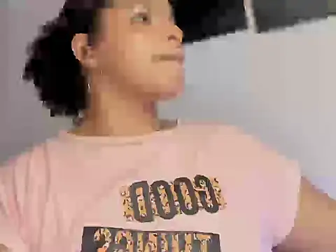 chloe_kisses (F teen) - finger pussy