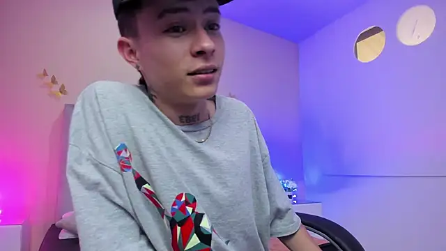 nascary_fox (M twink) - cum public