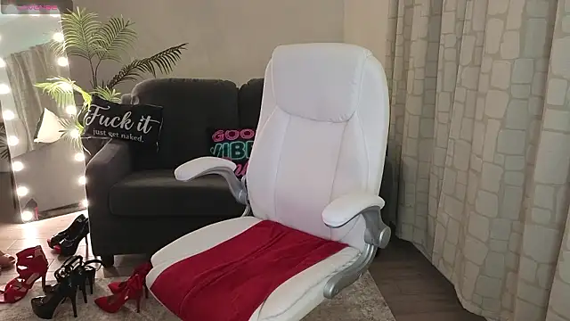 YourMarthaMayer live cam profile