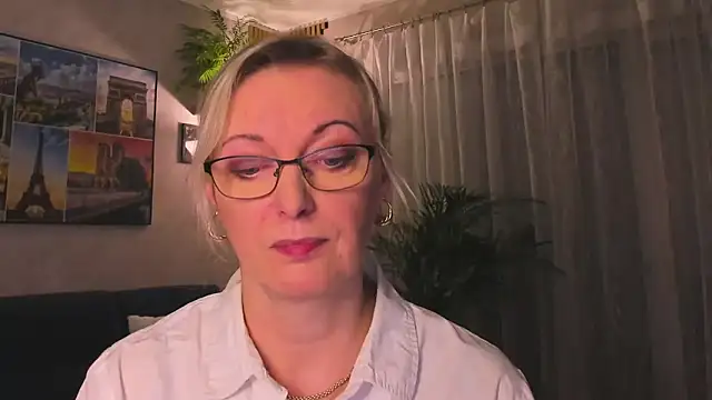 vanessa_chat - Vanessa_chat's free webcam - UK Sex Cams