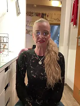 lucylingerie78 - LucyLingerie78's free webcam