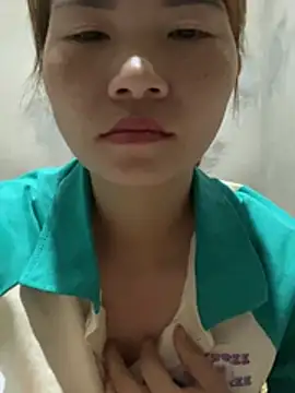 alicee_02 - Alicee_02's free webcam