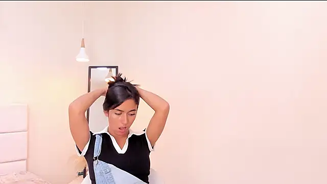 your_khloe (F young) - Show boobs🍒