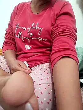 Webcam Model (lolo890)  is live.Free join now!