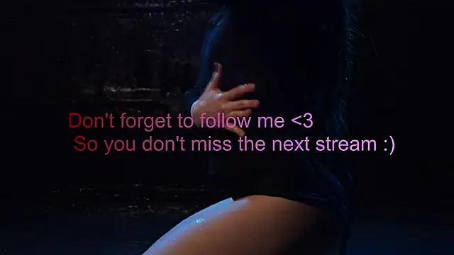 Miatiny Live Webcam on Stripchat