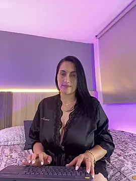 Atenea_Clerk live sex cam