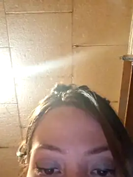 Webcam Model (Tudiablita21)  is live.Free join now!