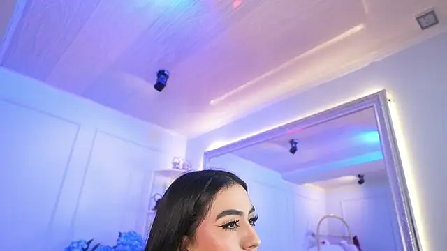 elasummer live sex cam