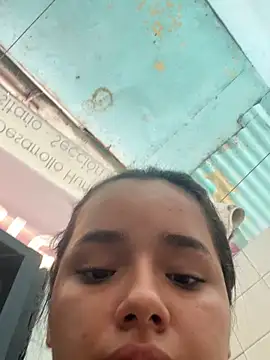 Webcam Model (Luciaparker03)  is live.Free join now!