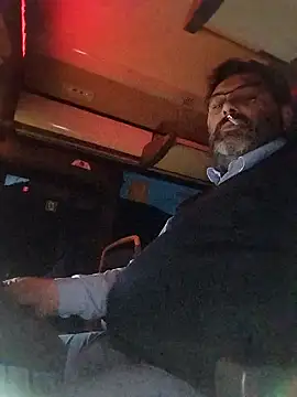 necroforo (M mature) - Senza masturbarmi e venire fino al goal