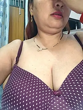 Dianaa9 Live Webcam on Stripchat