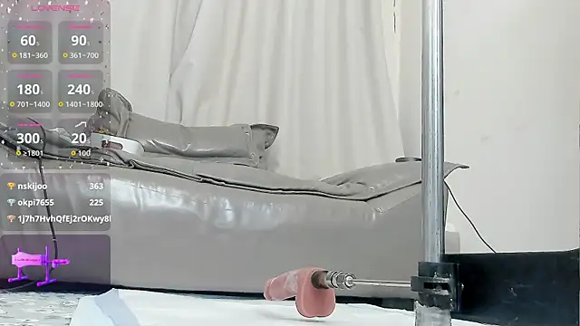 fox-yiyi Live Webcam on Stripchat