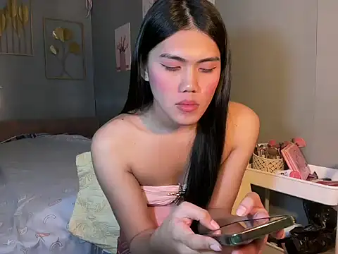 Delicate_Savannah live sex cam