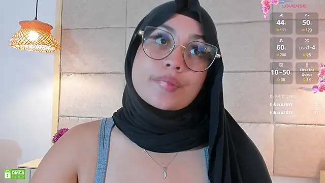 _anjum_ (F young) - suck fingers + eye contact