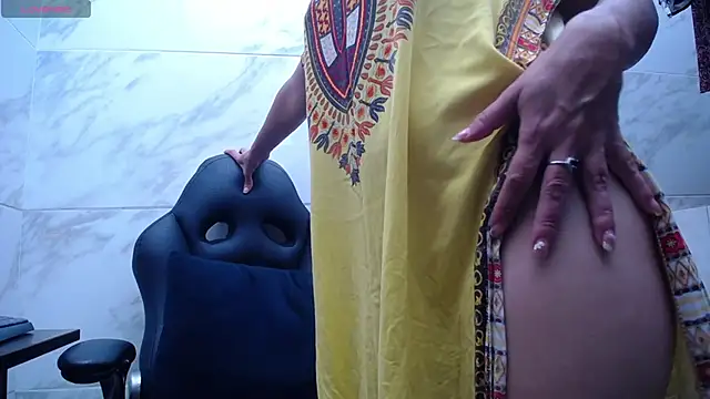 kyra_jeet (F milf) - Spread pussy